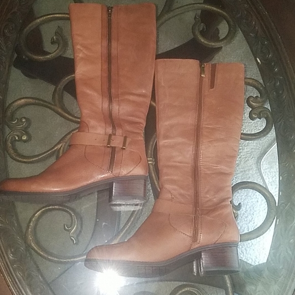 🎉Make an offer Tan Leather Boot - Picture 3 of 7